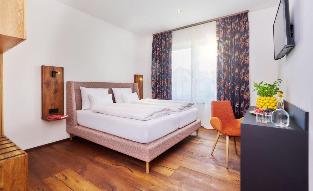 שטראובינג Hotel Der Einrichter מראה חיצוני תמונה