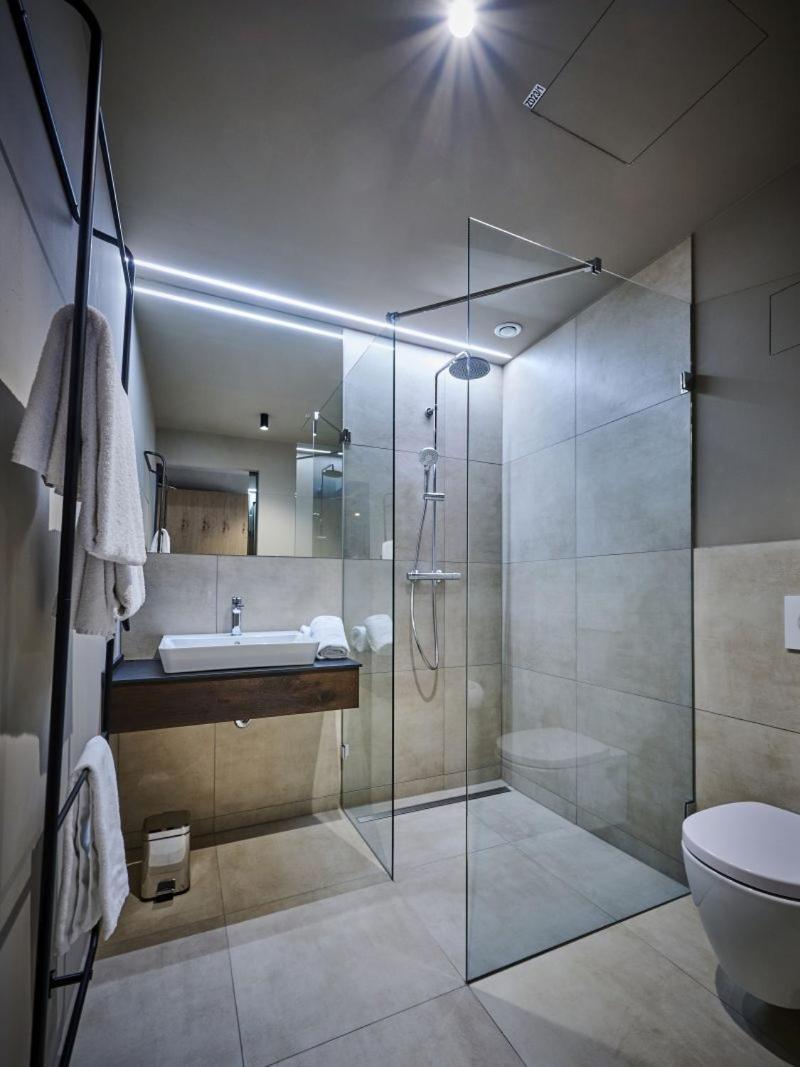 שטראובינג Hotel Der Einrichter מראה חיצוני תמונה