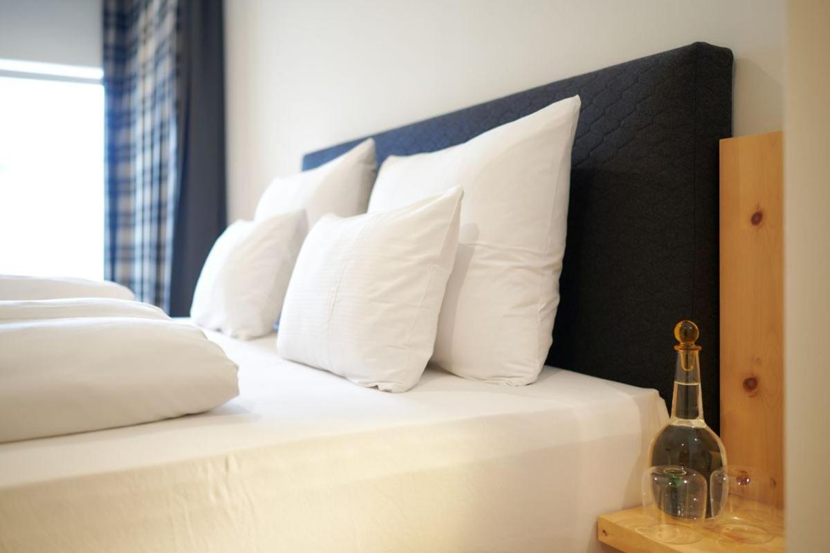 שטראובינג Hotel Der Einrichter מראה חיצוני תמונה